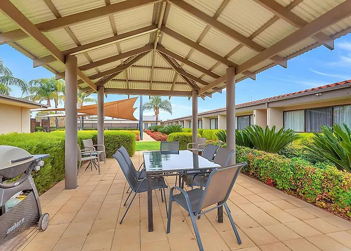 Comfort Inn Deakin Palms
