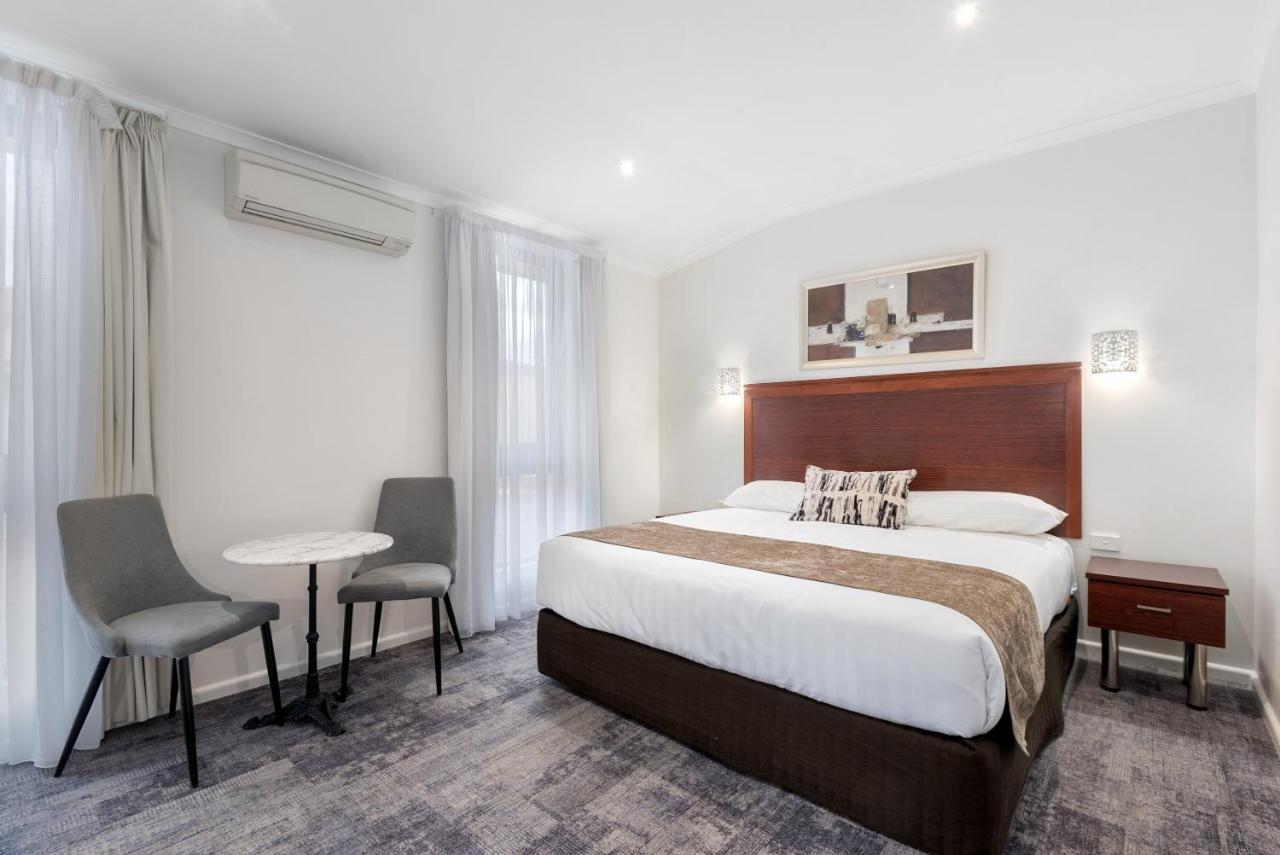 Inn Comfort Deakin Palms 4*