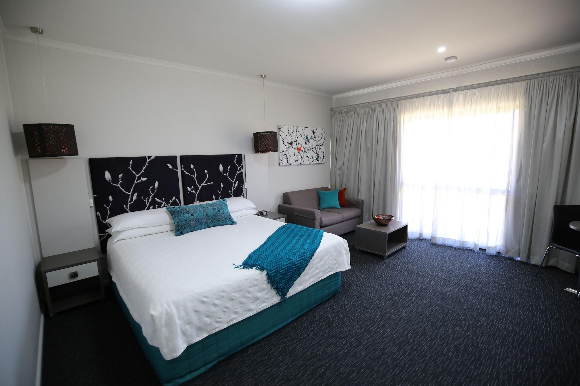 Inn Comfort Deakin Palms 4*