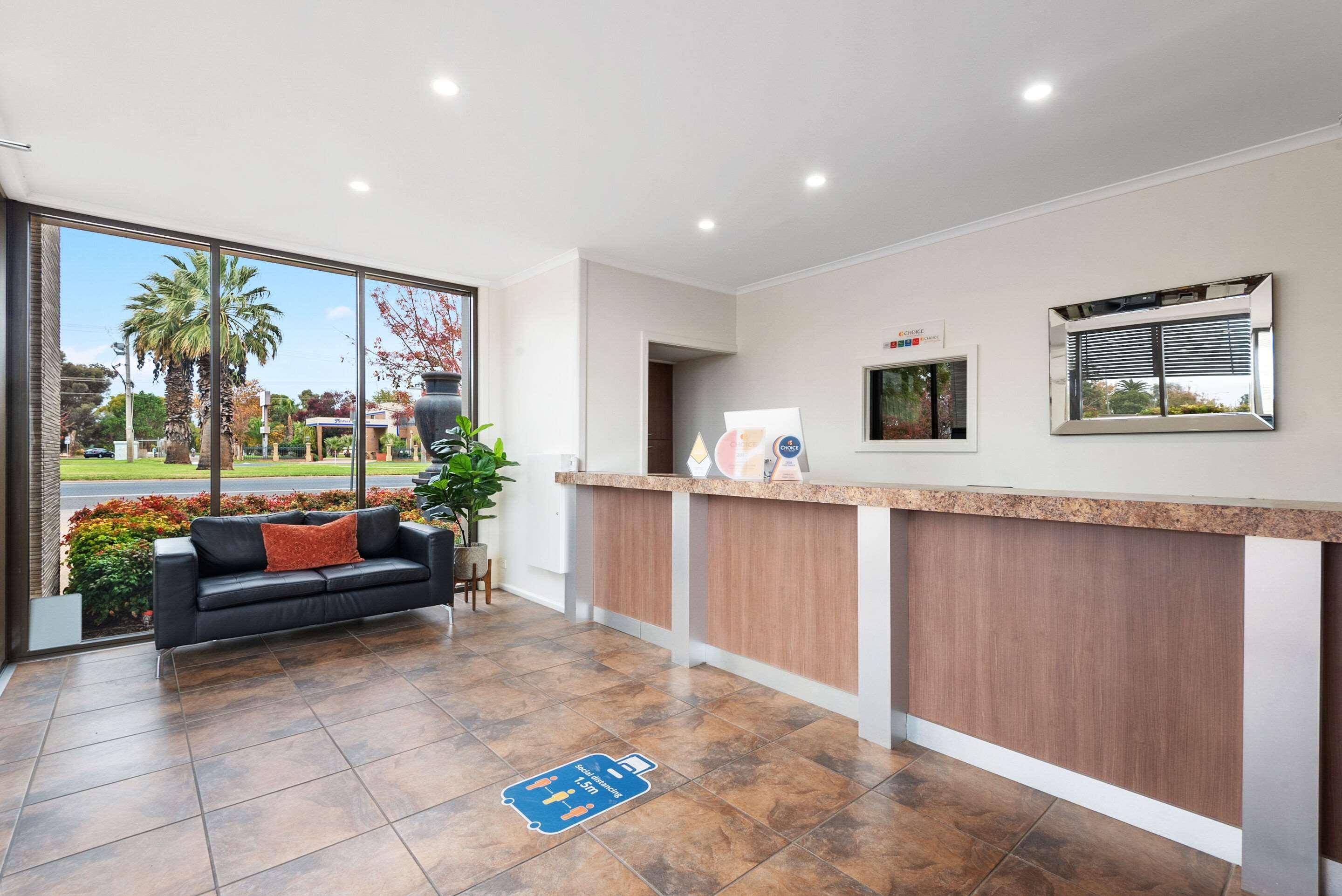 Inn Comfort Deakin Palms