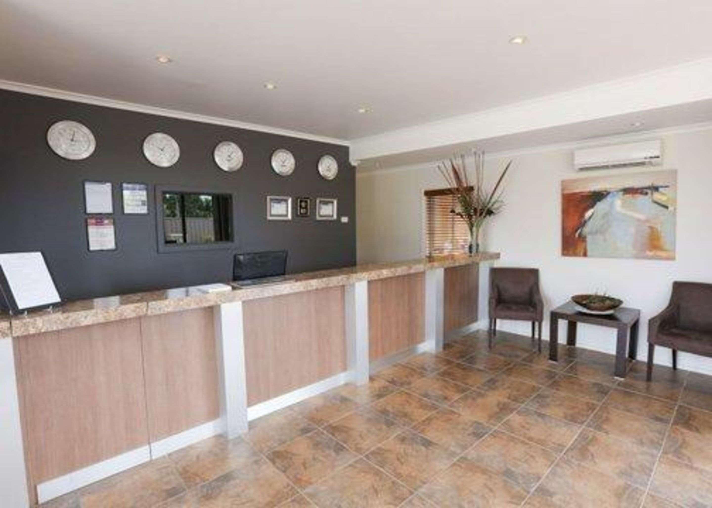 Inn Comfort Deakin Palms